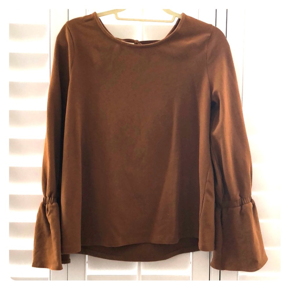 Wrist detail top